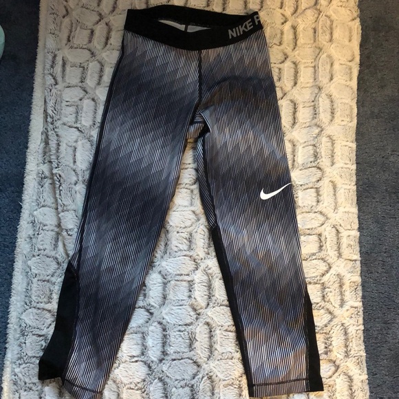 Nike Pants - Athletic capris Nike Pants - Athletic capris